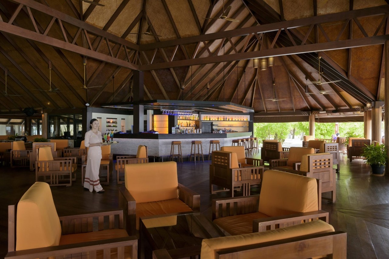 Hulhangu Bar maldives